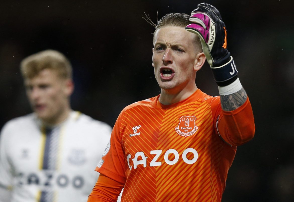 Man United could ditch De Gea for Pickford