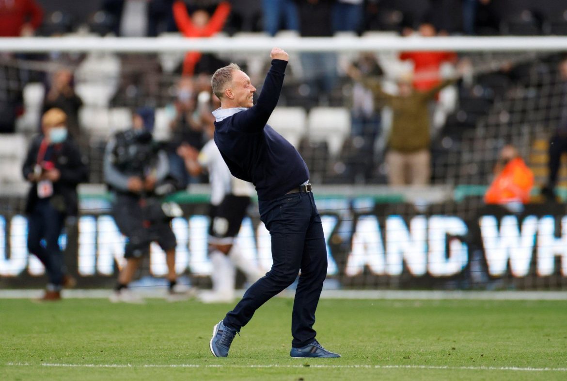 Swansea City: Kyle Joseph agrees move to the Liberty Stadium