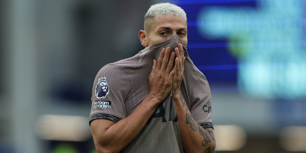 Perfect for Richy: Spurs must bench Simons & unleash "frightening" talent